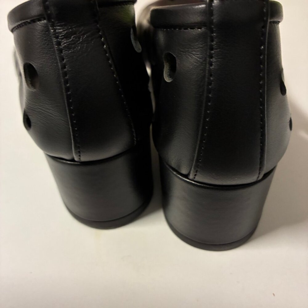 Dear Frances 37 Balla Pump Black Patent Leather with Perforations - Picture 8 of 8